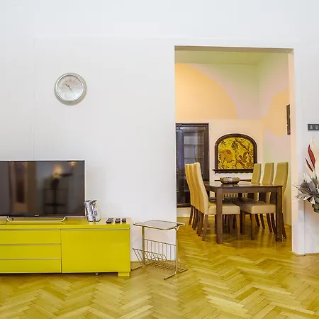 Superior Flat In The Center * Praga