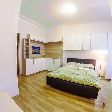 Superior Flat In The Center *