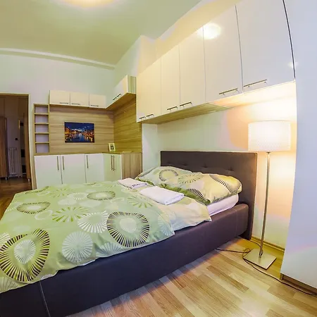 Lägenhet Superior Flat In The Center Prag